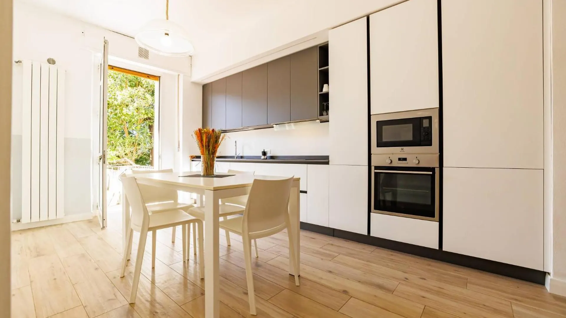 Seaside Family Apartment Livorno